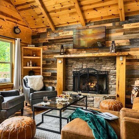 Mountainside - New Luxury Cabin-Fire Table-Hot Tub-3 Pools-Ps5-Bears Gatlinburg Exterior foto